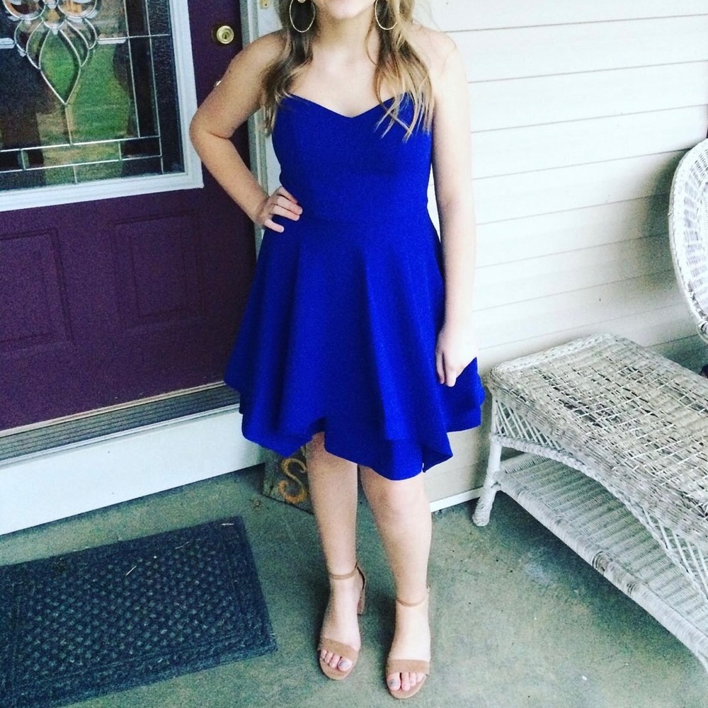 Like new, Sequin Hearts brand, royal blue, knee length party dress. Jr’s size 5.